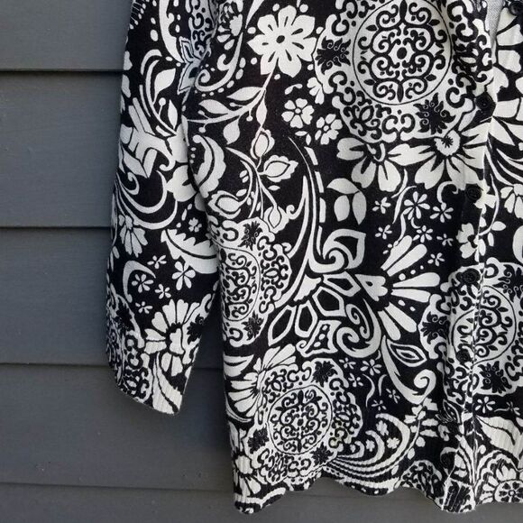 Ann Taylor Factory B/W Boho Print Cardigan Size Medium - Picture 6 of 8